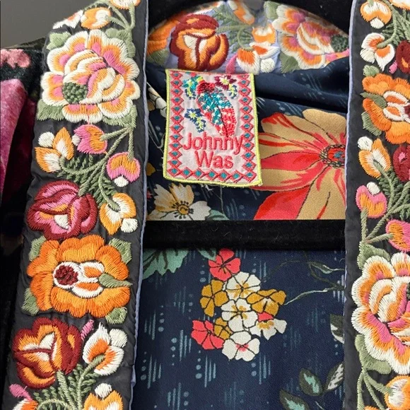 Johnny Was Reversible Velvet and Silk embroidered Kimono - Picture 2 of 4